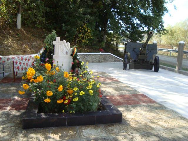 La mormântul din Păiseni unde îşi doarme somnul de veci Ion Grosaru va avea loc un parastas