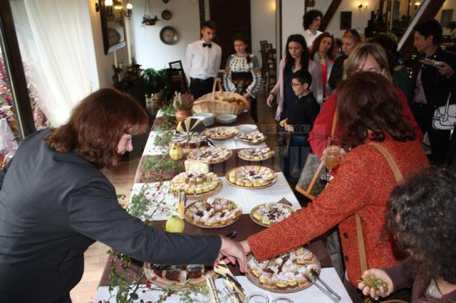 Aproape 30 de ambasadori şi soţii ale ambasadorilor în România au vizitat Bucovina
