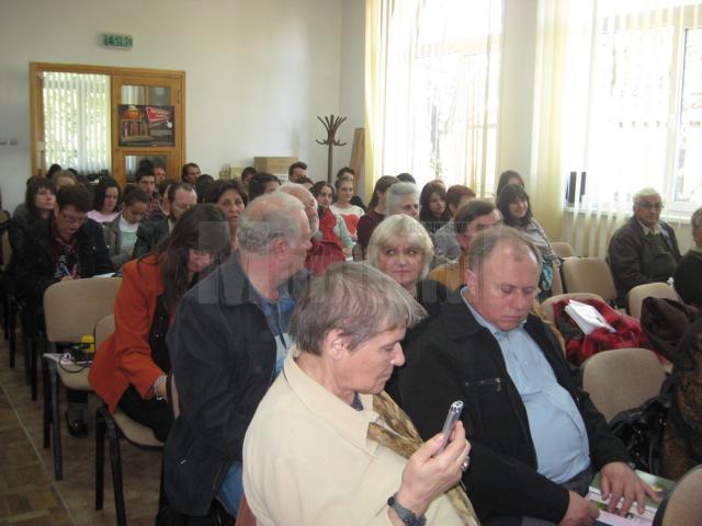 Lansări de carte, în prezenţa unui public numeros, la Salonul Literaturii Române din Bucovina, ediţia a X-a