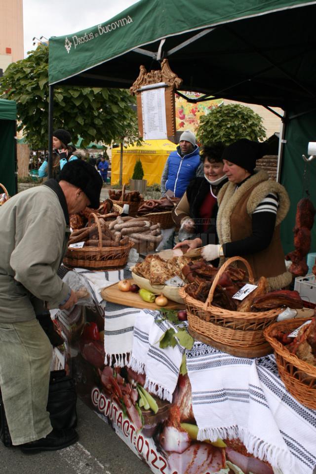 Zeci de producători din judeţul Suceava participă la Târgul de acasă „Produs în Bucovina”