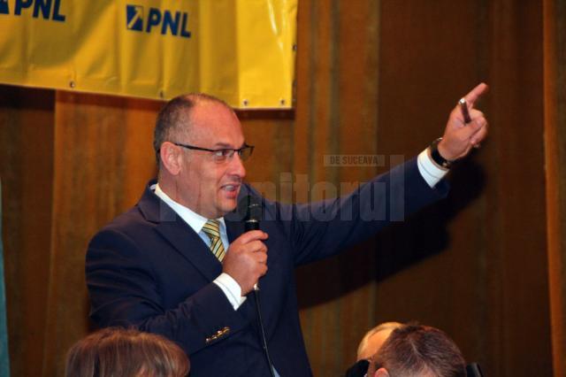 Băişanu l-a învins pe Ursaciuc şi a obţinut al doilea mandat de preşedinte al PNL Suceava