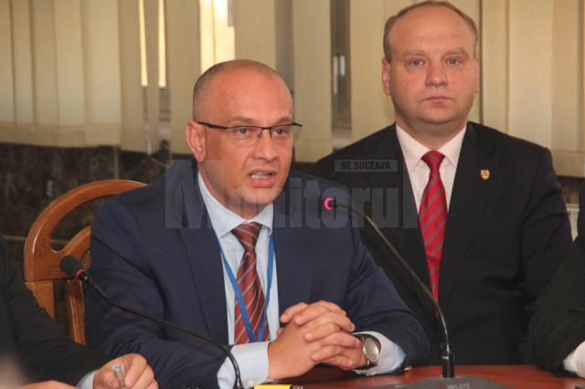 Deputatul Ştefan Băişanu a schimbat o serie de replici dure cu fostul viceprimar Viorel Seredenciuc