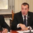 Lucian Harşovschi l-a rugat pe preşedintele de şedinţă să nu permită să se transforme această şedinţă în pupitru de parlamentar