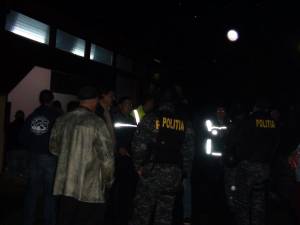 20 de razii organizate de poliţişti în baruri şi discoteci, în weekend