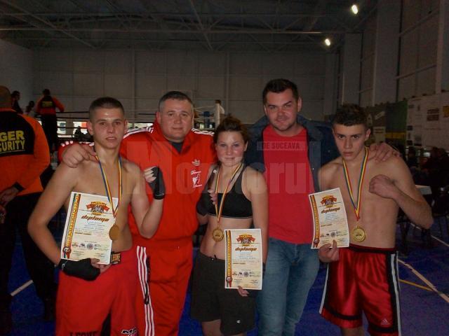 Cei trei sportivi medaliați, alături de antrenorul Nicolae Moroșan și Lucian Săndulescu, cel mai important susținător din toate punctele de vedere al clubului Devencea Suceava