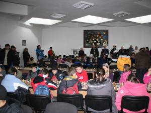 La Cupa de Toamnă de Şah de la Câmpulung Moldovenesc sunt aşteptaţi peste 100 de copii