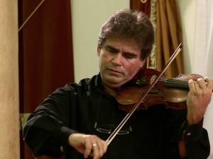 Violonistul Gabriel Croitoru va ajunge la Grăniceşti, cu turneul „Vioara lui George Enescu”