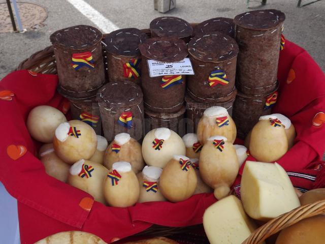 Cele mai gustoase bucate românești, de vânzare, la Shopping City, la Serbările Toamnei Bucovinene