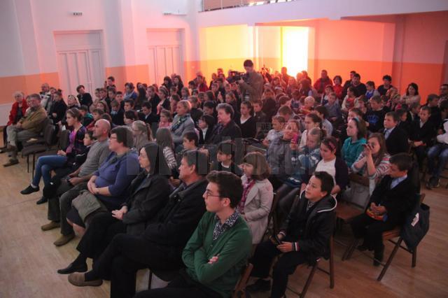 Public numeros prezent la concertul susţinut de artistul Gabriel Croitoru, acompaniat de pianistul Horia Mihail