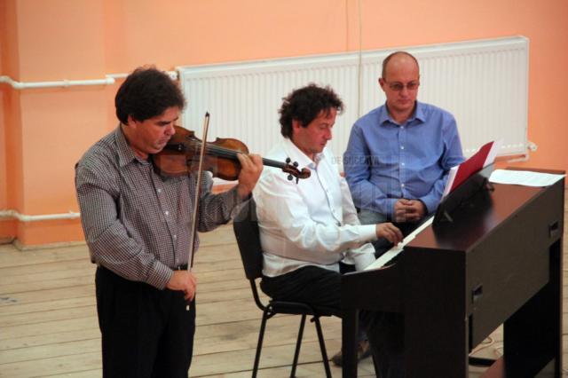 „Vioara lui George Enescu” a ajuns ieri la Grăniceşti