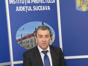Sinescu apelează la instanţă pentru a-l determina pe primarul din Slatina să aloce bani pentru o şcoală