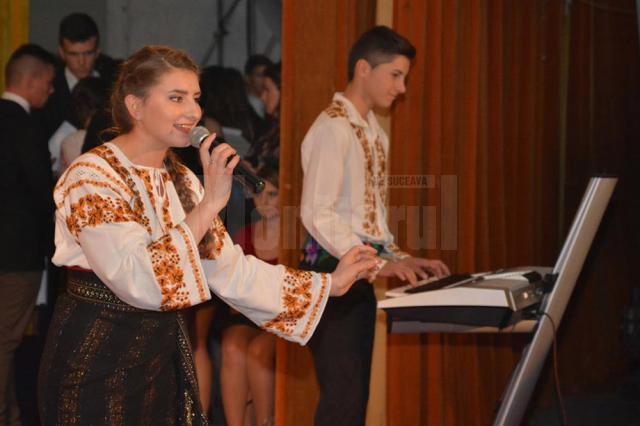 Folclorul românesc a fost bine reprezentat în spectacolul de vineri
