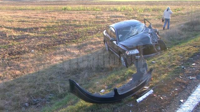 Autotren răsturnat şi două maşini avariate, după un accident rutier la Vadu Moldovei