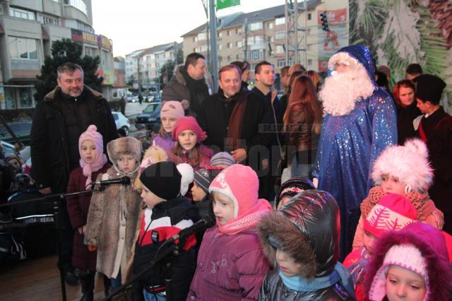 Copii de la grădiniţele din Burdujeni au susţinut un spectacol de colinde