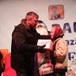 Deputatul PDL Ioan Balan şi Moş Nicolae au împărţit peste 5.000 de cadouri copiilor suceveni