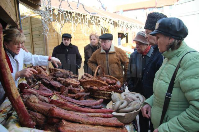 Târgul de Crăciun din centrul Sucevei s-a deschis ieri