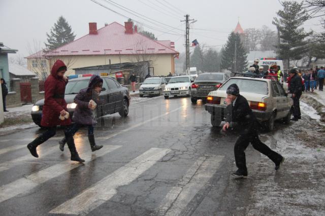 Eleve din Dumbrăveni, accidentate pe trecerea de pietoni