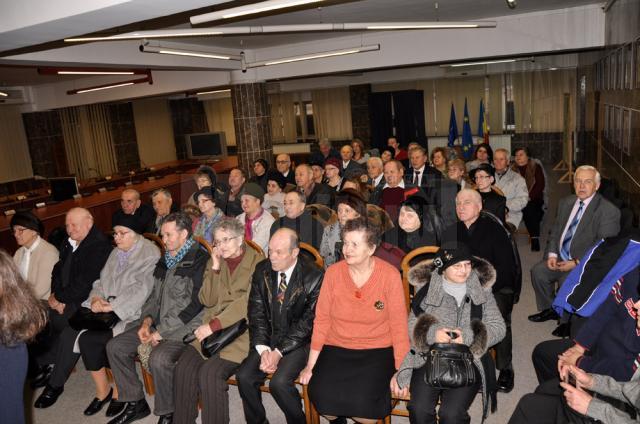 Primăria municipiului Suceava a sărbătorit sâmbătă, 14 decembrie, 20 de cupluri care au împlinit 50 de ani de căsătorie