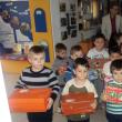 Preşcolarii de la Grădiniţa cu Program Normal „Ţăndărică” Suceava au predat centrelor de colectare 90 de cadouri