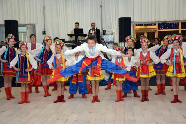 Ansamblul folcloric ucrainean „Kozaciok” din Bălcăuţi. Foto: Artistul