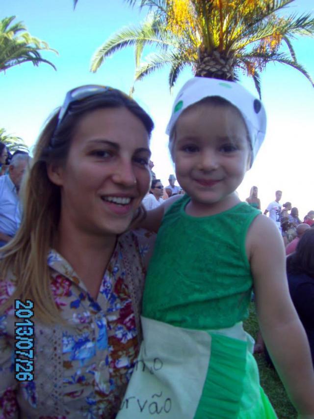 Emanuela Ivan şi fiica ei, în Portugalia