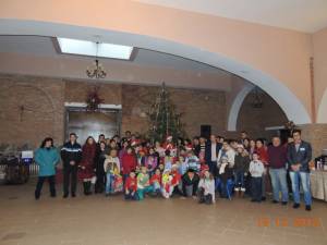 Zeci de copii din Câmpulung Moldovenesc au primit cadouri în cadrul campanie „Şi tu poţi fi Moş Crăciun”