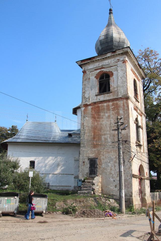 Biserica Sf. Simion şi Turnul Clopotniţei (cunoscut ca şi Turnul Roşu) de la această unitate de cult vor fi restaurate şi reabilitate din fonduri europene
