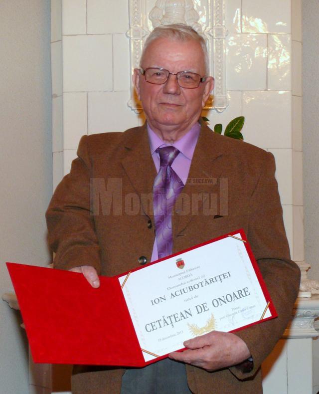 În şedinţa deliberativului local a fost înmânată Diploma de “Cetăţean de Onoare” colonelului (r) Ion Aciubotăriţei