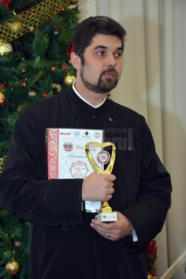 Părintele Liviu Mihăilă a fost printre premianţii Galei Top 10 Suceveni