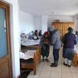 Elevi din Plopeni, în vizită la azilul din Bogdăneşti