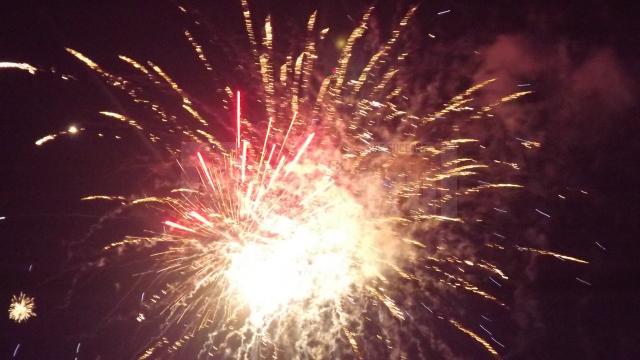 Superbe focuri de artificii au luminat cerul Sucevei la Revelion