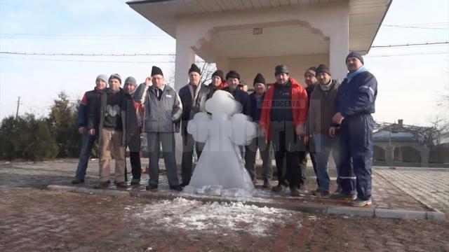 Tradiţia crucilor de gheaţă de la Bosanci din ziua de Bobotează a fost respectată şi în acest an