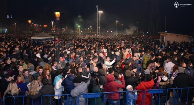 Peste 10.000 de suceveni au petrecut de Revelion în parcarea Iulius Mall
