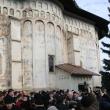 La Mănăstirea „Sf. Ioan cel Nou de la Suceava”, slujba a fost oficiată de un sobor de preoţi în frunte cu ÎPS Pimen