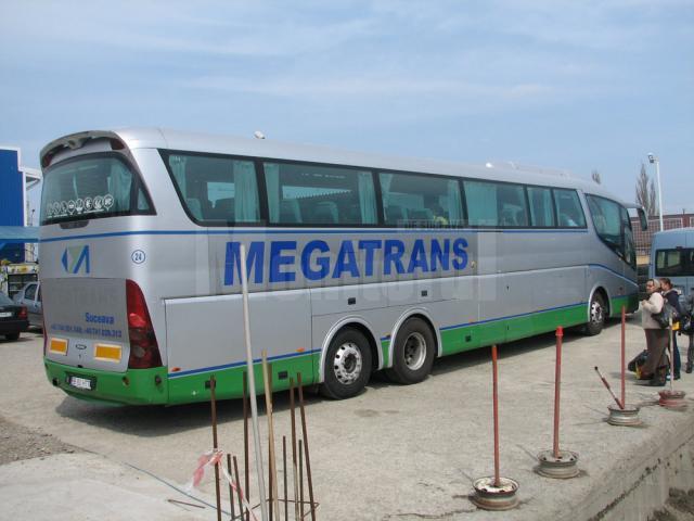Autocarul aparţine firmei Megatrans din Suceava