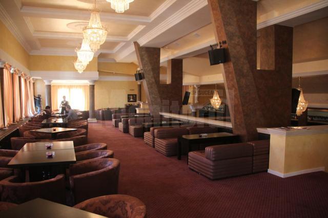 “Padrino Lounge”, transformarea uluitoare a foaierului mare al Casei de Cultură
