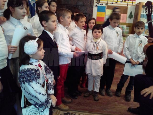 “Dor de Eminescu”, activitatea realizată de elevii şi profesorii şcolii din Călineşti-Enache