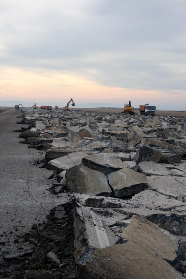 Actuala pistă de beton a aeroportului va fi spartă în următoarele două săptămâni