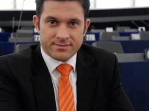 Petru Luhan: „La referendumul din 2009, românii au cerut reducerea numărului total al parlamentarilor, nu doar al deputaților”