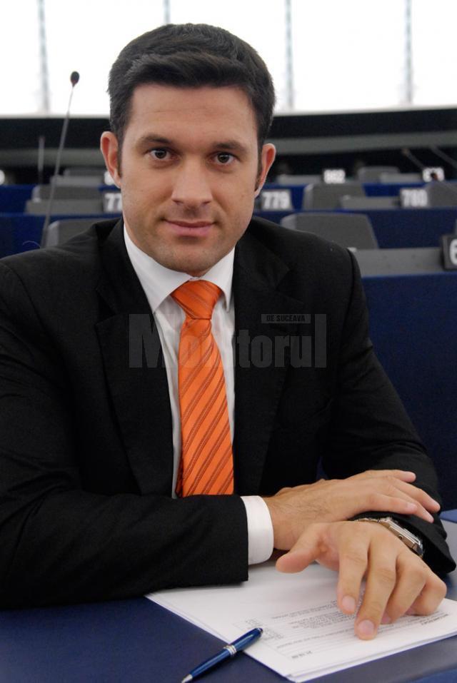 Petru Luhan: „La referendumul din 2009, românii au cerut reducerea numărului total al parlamentarilor, nu doar al deputaților”