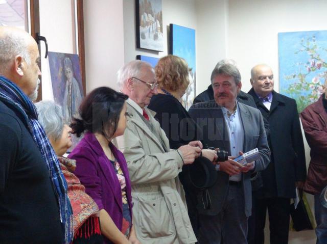 Expoziţia artiştilor participanţi la Tabăra internaţională de pictură „Albastrul poate fi de Voroneţ”
