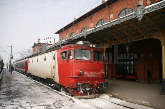 Întârzieri mari ale trenurilor pe ruta Bucureşti - Suceava şi retur