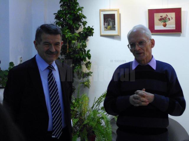 Adrian Graur alături de Ionel Corjan la vernisarea expoziţiei a lui Cătălin Ţigăeru