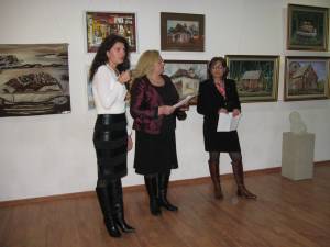 Moment de la deschiderea Salonului Anual de Artă al Uniunii Artiştilor Plastici din România - Filiala Suceava