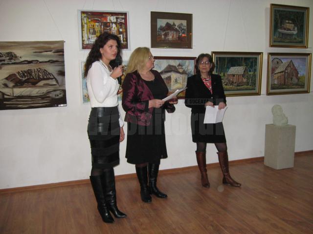 Moment de la deschiderea Salonului Anual de Artă al Uniunii Artiştilor Plastici din România - Filiala Suceava