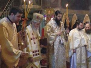 Liturghie arhierească în Biserica „Schimbarea la Faţă“ a Mănăstirii Slatina