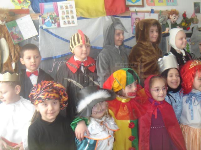 “Carnavalul personajelor din poveşti”, la Şcoala „Petru Muşat” Siret