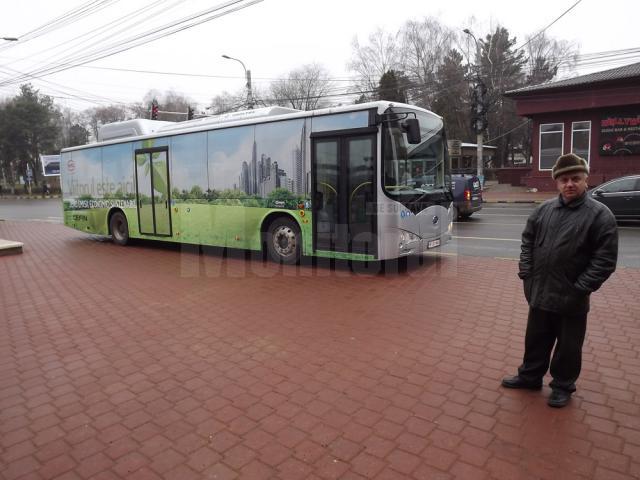 Autobuzul electric este produs de compania chineză BYD