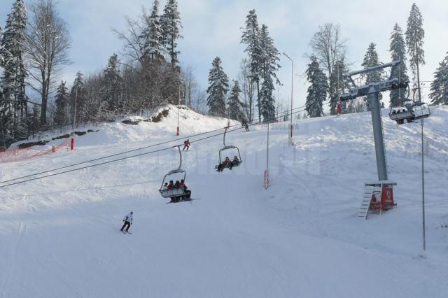 Pârtiile din Gura Humorului au atras schiorii în weekend