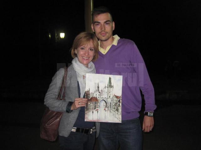 Artistul Alexandros Karciucas împreună cu actriţa Medeea Marinescu, la Fălticeni